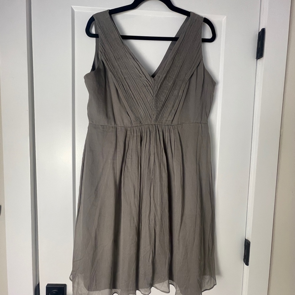 Elegant Gray Sleeveless Dress